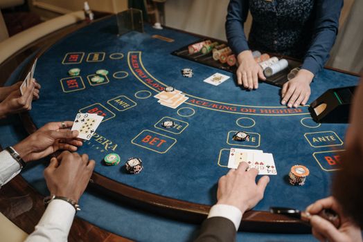 Win Smart: Master Low-Risk Online Casino Games for Fun & Profit